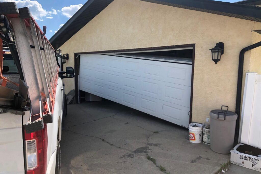 Residential Garage Door Company Windermere | Navigating Garage Door Emergencies and What to Do Until Help Arrives